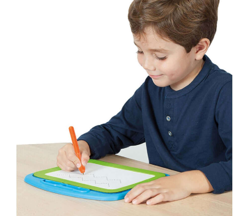 Akros - Jeu poinçonnage : Ardoise + Poinçon pré-écriture - Ardoise et Poinçon, J'apprends à écrire, motricité fine, Poinçon d'écriture, Préparation à l'écriture